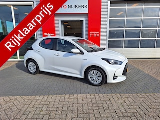 Toyota Yaris 1.5 Hybrid Active met parelmoer metallic