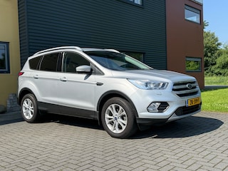 Ford Kuga 1.5 150 pk Titanium Navigatie, lederen bekl, trekhaak, centr. vergr.