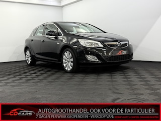 Opel Astra 1.4 Turbo Cosmo Half leder, Parkeersensoren, Navi, Cruise control, Lichtmetalen velgen, Mistlamp, Radio