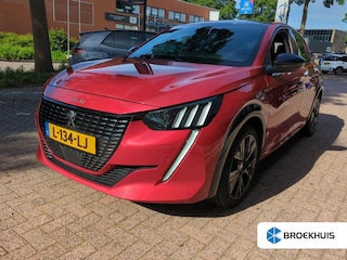 Peugeot 208 1.2 PureTech GT Pack | Navigatie | Camera | Stoelverwarming | Trekhaak | Alcantara | NL auto | Apple Carplay |
