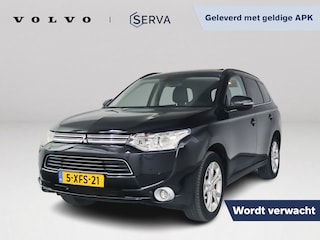 Mitsubishi Outlander 2.0 PHEV Instyle | Panoramadak | Parkeercamera | Keyless start | Stoelverwarming | Navigatie