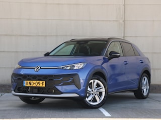 Volkswagen T-Roc Life First Edition 1.5 eTSI 116 PK | Trekhaak | Stuur & Stoelverwarming | Navigatie |