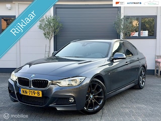 BMW 318i High Executive M Sport|RIJKLAAR|PDC|GARANTY