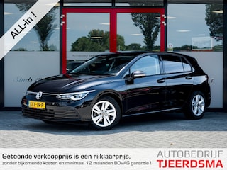 Volkswagen Golf 1.5 TSI Life | Navigatie | Stoelverwarming | IQ Light | Stuurwiel Verwarmd | Achteruitrijcamera | 3 Zone - Climate Control | Stoelverwarming | AppleCarplay | AndroidAuto | Lichtmetalen Velgen | LED Koplampen | Parelmoer Lak |