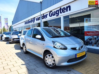 Toyota Aygo 1.0-12V + / Airco / Elektrische ramen /