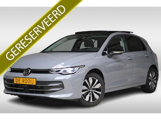 Volkswagen Golf 1.5 TSI Goal Navigatie | Panoramadak | 4-Seizoenen banden | Parkeersensoren |  Fabrieksgarantie