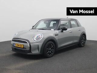 Mini Cooper 5-Deurs 1.5 Business Edition | Automaat | Navigatie | Stoel verwarming | Sfeer verlichting | Virtual cockpit | Half leder | Climate Control | Parkeer sensoren | DAB | Lichtmetalen Velgen| Union jack achterlichten