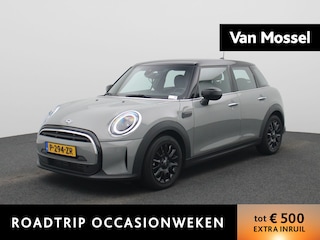 Mini Cooper 5-Deurs 1.5 Business Edition | Automaat | Navigatie | Stoel verwarming | Sfeer verlichting | Virtual cockpit | Half leder | Climate Control | Parkeer sensoren | DAB | Lichtmetalen Velgen| Union jack achterlichten