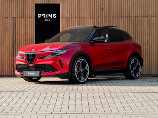 Alfa Romeo Junior Elettrica Veloce 54 kWh | Techno Pack | Sport Pack | Pano-dak Staat in showroom klaar voor foto