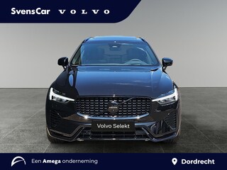 Volvo XC60 2.0 T8 Plug-in hybrid AWD Ultra Black Edition | Luchtvering | Trekhaak | Getint glas | 21 inch |