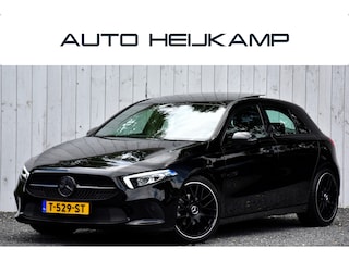 Mercedes-Benz A-klasse 180 Luxury Line | Sfeerverlichting | Pano-dak | AMG 19" LMV |