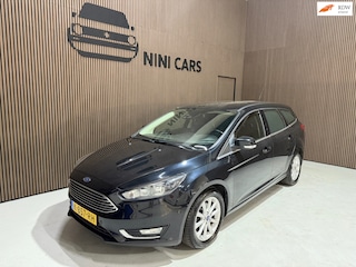 Ford Focus Wagon 1.0 Titanium Edition voorzien van leuke optie's