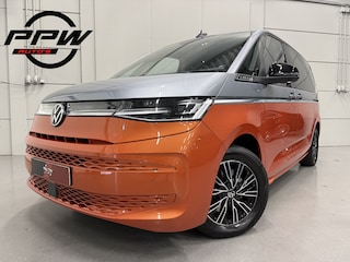 Volkswagen Multivan 1.4 eHybrid BULLI 7p. HEAD-UP/IQ-LIGHT/LEER-ALCANTARA/SFEER/KEYLESS/ELECTR.SCHUIFDEUREN/CARPLAY/ACC/CAMERA/EL.A.KLEP/TWO-TONE/BULLI EDITION