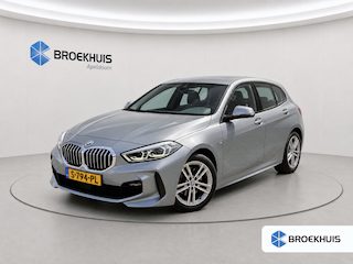 BMW 118i Introduction Edition | Navigatie | Skyscraper Grau | Cruise | Climate Control | Automatische 2-zone airconditioning | BMW Live Cockpit Plus | BMW M 50 Jahre uitvoering