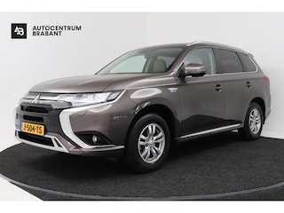 Mitsubishi Outlander 2.4 PHEV Pure (TREKHAAK, STOELVERWARMING, ACHTERUITRIJCAMERA, CRUISE CONTROL, PARKEERSENSOREN)