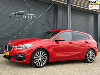 BMW 118i High Executive, Panodak, Sport/Shadow line, Trekhaak afn., Leder
