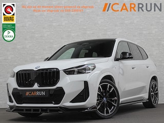 BMW iX1 30 313pk X-Drive M-Sport Performance | Adaptief Led | Sportstoelen | Keyless | Adaptieve Cruise en Struurwielverw. voorbereid | Antraciet Hemel | Carplay | Sfeerverlichting | 1200kg Trekgewicht | Camera | Bovag Garantie.