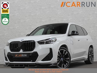 BMW iX1 30 313pk X-Drive M-Sport Performance | Adaptief Led | Sportstoelen | Keyless | Adaptieve Cruise en Struurwielverw. voorbereid | Antraciet Hemel | Carplay | Sfeerverlichting | 1200kg Trekgewicht | Camera | Bovag Garantie.