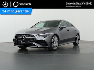 Mercedes-Benz CLA 180 Business Solution AMG | Panoramaschuifdak | Premium Plus-pakket | Winterpakket | Techniek-pakket | Burmester | Trekhaak | Head-up display |