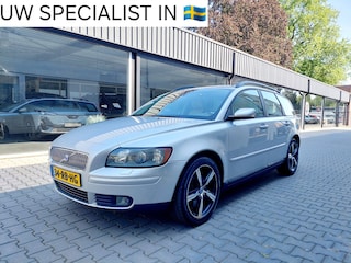Volvo V50 2.5 T5 Summum Nieuwe Distributieriem NAP Leer Xenon Electrisch verstelbare stoelen Trekhaak PDC High performance sound