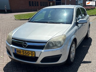 Opel Astra 1.4 Essentia 5-Drs Airco Elec. pakket Colorpakket Cruisecontrol ABS 2 x airbag Getint glas Dealeronderh. Apk 18/03/2027