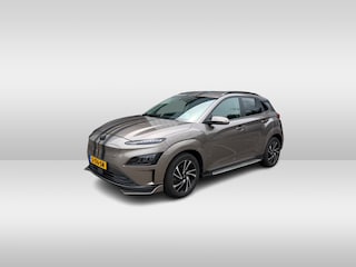 Hyundai Kona EV Premium 64 kWh / Trekhaak / Camera / Head-up / Leder / CarPlay / Keyless / 17'' / Stoelverwarming+Ventilatie / Stuurverwarming / Dodehoek / DAB / ACC
