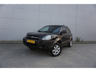 Hyundai Tucson 2.7i V6 4WD Style AUTOMAAT - Climate / Cruise / Leder / Stoelverw. / Trekhaak / Lm velgen / NAP