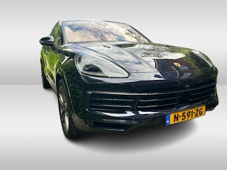 Porsche Cayenne 3.0 E-Hybrid / Trekhaak / Panoramadak / 360Camera / Achterasbesturing / Luchtvering / Sportchrono / 21'' / Leder / CarPlay / Stoelverwarming / Dodehoek / DAB / Cruise Control Adaptief