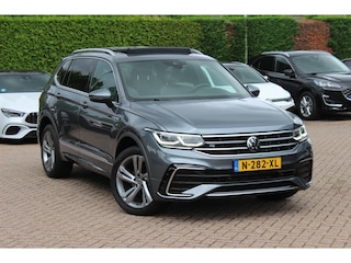 Volkswagen Tiguan 1.5 TSI R-Line Business+ 7p. / Trekhaak / Panoramadak / Camera / CarPlay / Keyless / 19'' / Mattrix LED / Stoelverwarming / DAB / ACC