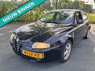 Alfa Romeo 147 1.6 T.Spark Edizione Limitata LEUKE AUTO ZO WEG PRIJSJE