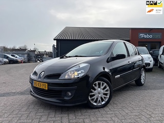 Renault Clio 1.6-16V Rip Curl