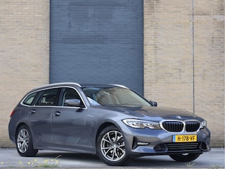 BMW 3-serie Touring 320i Sportline Keyless | Camera | Carplay | M Sport stuurwiel | Sfeerverlichting