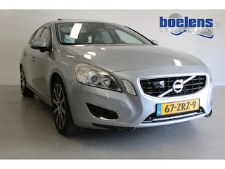 Volvo V60 2.4 D6 AWD Plug-In Hybrid Pure Limited | NO.011 | NAVI | SCHUIF-/KANTELDAK | CAMERA | STOEL-VERW | TREKHAAK |