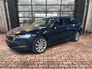 Skoda Octavia Combi 1.4 TSI iV PHEV Business Edition Plus | LED | Trekhaak | PDC | Stoelverwarming | ACC | Lane Assist |
