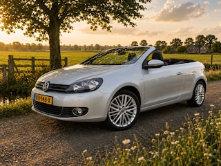 Volkswagen Golf Cabriolet 2.0 TDI Cup l BlueMotion l Camera l Trekhaak l Cruise l Clima l Bluetooth