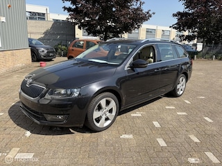 Skoda Octavia Combi 1.2 TSI DSG Elegance Bus. EXPORT SCHADE 58.757 KM NAP!!!