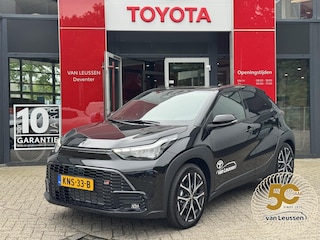 Toyota Aygo Hybrid 115 GR Sport APPLE/ANDROID SPORTSTOELEN JBL-AUDIO KEYLESS P-SENSOREN CLIMA CAMERA