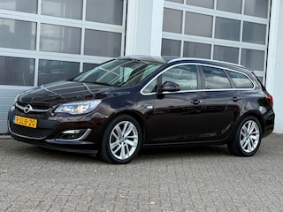 Opel Astra 1.4 Turbo 140PK Sport 6-Bak Navi Camera Trekhaak