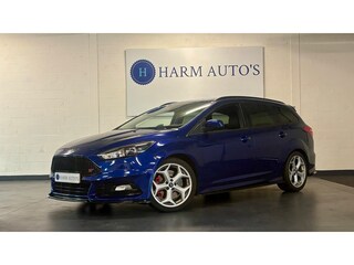 Ford Focus Wagon 2.0 ST-3 250pk Navi / CAM / Volleer / PDC / Maxton / Xenon / Cruise
