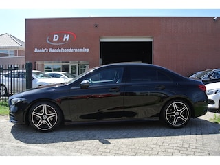 Mercedes-Benz A-klasse 180 Business Solution AMG automaat panoramadak sfeerverlichting inruil mogelijk nap