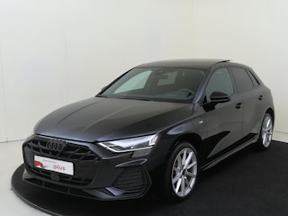 Audi A3 Sportback 45 TFSI e S edition Competition | SoH 97% | Panoramadak | SONOS audio | Head-up display | Keyless | Parkeerassistent | Adaptieve cruise control | Dodehoek detectie | Navigatie Plus |