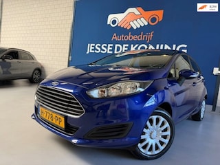 Ford Fiesta 1.25 Titanium / bj.2013 / 5 deurs / airco / kleur : blauw / 4 nieuwe banden/etc. APK tot 05/2027 en NAP met 246387 km.
