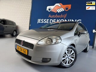 Fiat Punto Grande 1.4-16V Ed. Lusso / bj.2008 / kleur: grijs / Airco / Sportvelgen / APK tot 06/2027 en NAP met 261951 / boekjes!!
