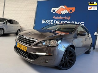 Peugeot 308 SW 1.2 e-THP Blue Lease Executive Automaat/ panoramadak/leder/navigatie/trekhaak/ etc/APK 05/2027 / NAP met 203212 km.