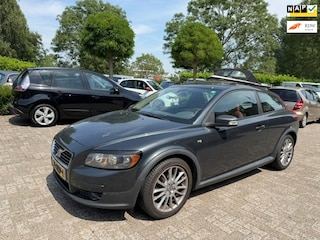 Volvo C30 1.6D DRIVe Sport /bj.2009 / kleur: grijs /airco / open dak / sportvelgen / rijdt perfect/APK 12/2026/ NAP met 373086 km.