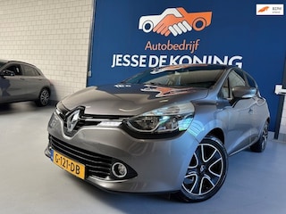 Renault Clio 0.9 TCe Limited / bj.2016 / kleur: grijs / 5 deurs / navigatie / climate / cruise / APK 03/2027 en NAP met 249980 km.