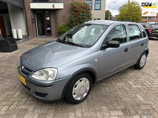 Opel Corsa 1.2-16V Essentia, bj.2003,grijs,5 deurs,airco,APK tot 10/2026 en NAP met 221140 km.stuurbekrachtiging,zeer zuinige auto