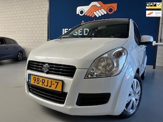 Suzuki Splash 1.0 Comfort,bj.2011,kleur:(parelmoer)wit,5 deurs,airco,APK tot 04/2027 en NAP met 138363 km.stereo,zeer zuinige auto