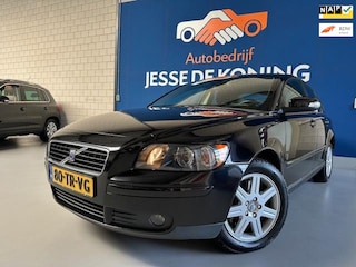 Volvo S40 2.4 D5 Edition II automaat 5 cilinder,bj.2007,kleur:zwart.Climate,Sportvelgen,Cruise,APK 02/2027 en NAP met 354307 km.