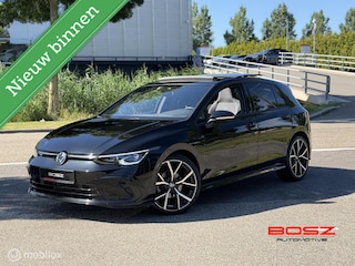 Volkswagen Golf 8 1.5 eTSI R-Line DSG PANO IQ AMBIENT BLACK